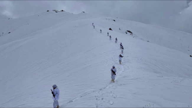 Mehmetçik eksi 39 derecede de teröristlere göz açtırmıyor